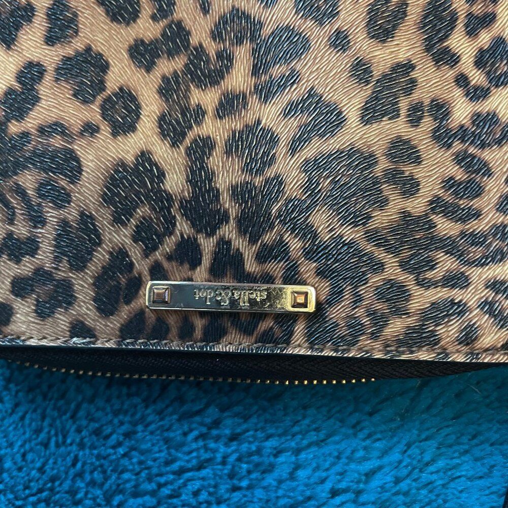 Stella & Dot Chelsea Tech Wallet leopard print detachable strap - Picture 2 of 5